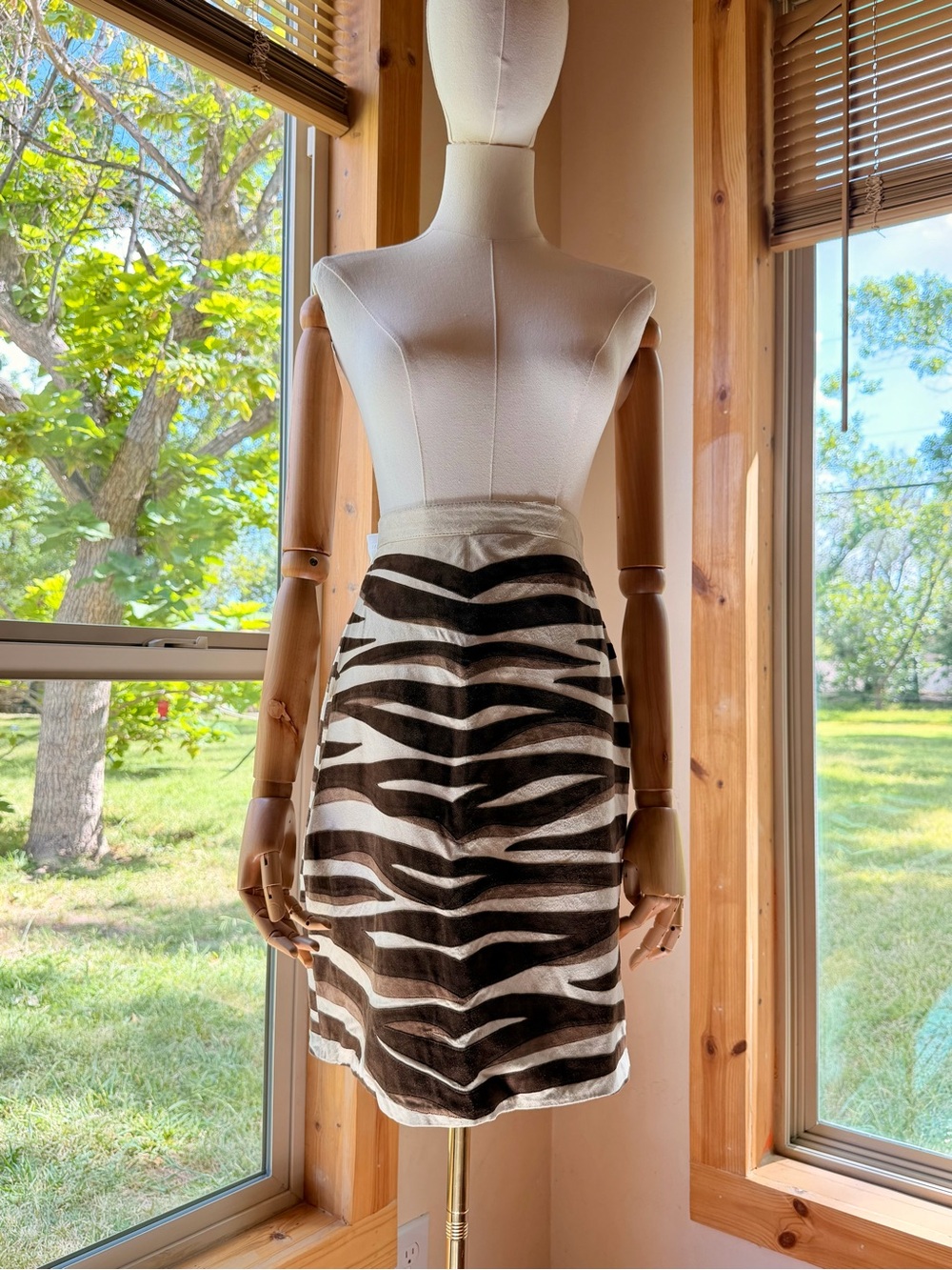 Vintage VALENTINO Boutique Mid A-Line Archive Couture Zebra Leather Pattern M